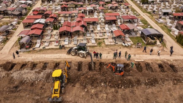 ДАНАС САХРАНЕ СТРАДАЛИХ: Јауци одјекују Кочанима ДАНАС САХРАНЕ СТРАДАЛИХ: Јауци одјекују Кочанима