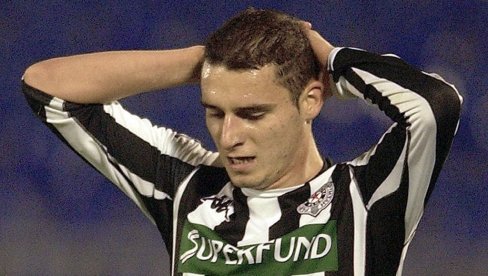 БОЛЕСНИЦИ! Ево шта су Црногорци урадили пред меморијал Андрија Делибашић (ВИДЕО)