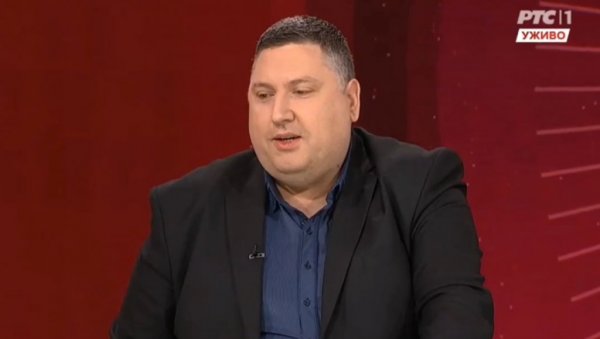 НАЈБОЉИ НАСТАВНИК НА ПЛАНЕТИ ПОРУЧИО РОДИТЕЉИМА, НАСТАВНИЦИМА И ДЕЦИ: Блокаде нису решење, образовање не сме да стане (ВИДЕО) НАЈБОЉИ НАСТАВНИК НА ПЛАНЕТИ ПОРУЧИО РОДИТЕЉИМА, НАСТАВНИЦИМА И ДЕЦИ: Блокаде нису решење, образовање не сме да стане (ВИДЕО)