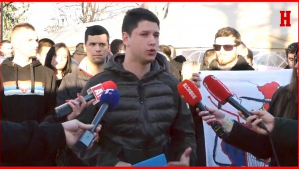 СТУДЕНТИ КОЈИ ЖЕЛЕ ДА УЧЕ СЕ ОБРАТИЛИ ИЗ ПИОНИРСКОГ ПАРКА: Сваки вид насиља осуђујемо - Остајемо док нам се не испуне захтеви (ВИДЕО) СТУДЕНТИ КОЈИ ЖЕЛЕ ДА УЧЕ СЕ ОБРАТИЛИ ИЗ ПИОНИРСКОГ ПАРКА: Сваки вид насиља осуђујемо - Остајемо док нам се не испуне захтеви (ВИДЕО)