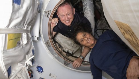 NISU KLONULI DUHOM, PROSLAVILI I BOŽIĆ U SVEMIRU: Ko su američki astronauti koji su se posle devet meseci vratili kući NISU KLONULI DUHOM, PROSLAVILI I BOŽIĆ U SVEMIRU: Ko su američki astronauti koji su se posle devet meseci vratili kući