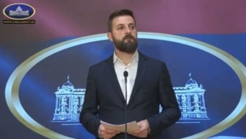 ПОПУТ НАЦИСТИЧКОГ ПОКРЕТА: Покрет слободних грађана назвао камп у Пионирском парку логором (ВИДЕО) ПОПУТ НАЦИСТИЧКОГ ПОКРЕТА: Покрет слободних грађана назвао камп у Пионирском парку логором (ВИДЕО)