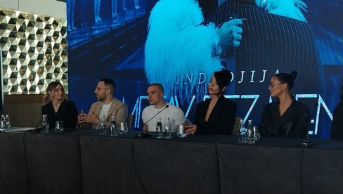 NOVI ZVUK: Damir Handanović doneo inovativan muzički pravac - Cecu peva Mahrina, Vojaž Dada, a Natašu DŽejla (FOTO/VIDEO) NOVI ZVUK: Damir Handanović doneo inovativan muzički pravac - Cecu peva Mahrina, Vojaž Dada, a Natašu DŽejla (FOTO/VIDEO)
