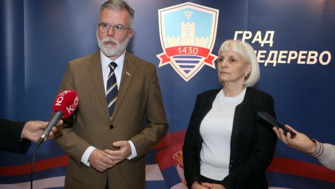 MINISTAR INFORMISANJA I TELEKOMUNIKACIJA DEJAN RISTIĆ U SMEDEREVU: Dobar primer sinergije lokalne samuoprave i medija MINISTAR INFORMISANJA I TELEKOMUNIKACIJA DEJAN RISTIĆ U SMEDEREVU: Dobar primer sinergije lokalne samuoprave i medija