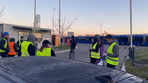БЛОКАДЕРИ БЛОКИРАЛИ ГСП: Почело је као побуда богатих и бахатих, а сад се претворила у побуну нерадника против радника БЛОКАДЕРИ БЛОКИРАЛИ ГСП: Почело је као побуда богатих и бахатих, а сад се претворила у побуну нерадника против радника