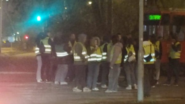 ОГЛАСИО СЕ ГСП ПОВОДОМ ПОБУНЕ НЕРАДНИКА ПРОТИВ РАДНИКА: Због двадесет блокадера на улице Београда није изашло 280 возила ОГЛАСИО СЕ ГСП ПОВОДОМ ПОБУНЕ НЕРАДНИКА ПРОТИВ РАДНИКА: Због двадесет блокадера на улице Београда није изашло 280 возила