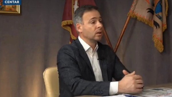 АЛЕКСИЋ СЕ КРИЈЕ ИЗА НАРОДА И ПРЕТИ ВУЧИЋУ! Поручује: Дај нам власт, у супротном скупо ћеш платити (ВИДЕО) АЛЕКСИЋ СЕ КРИЈЕ ИЗА НАРОДА И ПРЕТИ ВУЧИЋУ! Поручује: Дај нам власт, у супротном скупо ћеш платити (ВИДЕО)
