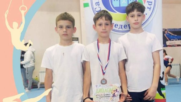 ДУШАНУ БРОНЗА НА МЕЂУОКРУЖНОМ ТАКМИЧЕЊУ: Велики подстрек за ученике параћинске ОШ „Радоје Домановић“ (ФОТО) ДУШАНУ БРОНЗА НА МЕЂУОКРУЖНОМ ТАКМИЧЕЊУ: Велики подстрек за ученике параћинске ОШ „Радоје Домановић“ (ФОТО)