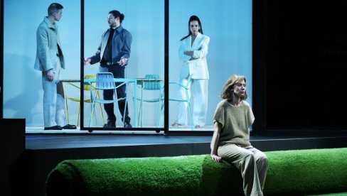 KAD ŽIVOT IZMIČE ISPOD NOGU: Premijerno izvođenje predstave Eldorado na sceni Jugoslovenskog dramskog KAD ŽIVOT IZMIČE ISPOD NOGU: Premijerno izvođenje predstave Eldorado na sceni Jugoslovenskog dramskog
