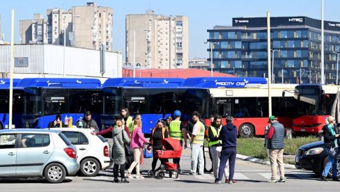 VUČIĆ O BLOKADI GSP: NJima autobusi ne trebaju imaju skupe automobile, ali narod nije mogao da ode na posao - oni ne haju za građane VUČIĆ O BLOKADI GSP: NJima autobusi ne trebaju imaju skupe automobile, ali narod nije mogao da ode na posao - oni ne haju za građane