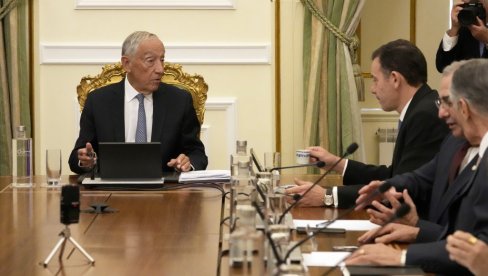 VANREDNI IZBORI U PORTUGALU: Najviše birača neopredeljeno VANREDNI IZBORI U PORTUGALU: Najviše birača neopredeljeno