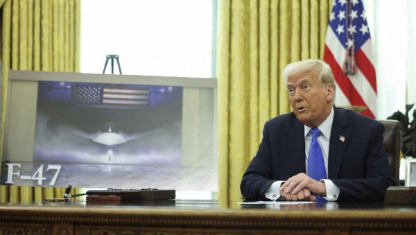 ТРАМП ВАДИ БОИНГ ИЗ ДУБИОЗЕ: Милијарде долар иду компанији за изградњу најсофистициранијег борбеног авиона Ф-47 ТРАМП ВАДИ БОИНГ ИЗ ДУБИОЗЕ: Милијарде долар иду компанији за изградњу најсофистициранијег борбеног авиона Ф-47