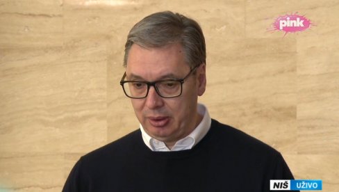 VUČIĆ SE OBRATIO GRAĐANIMA POSLE NAPADA BLOKADERA U NIŠU: Posebno se slade kada tuku žene, ali bliži se dan pobede pristojne Srbije VUČIĆ SE OBRATIO GRAĐANIMA POSLE NAPADA BLOKADERA U NIŠU: Posebno se slade kada tuku žene, ali bliži se dan pobede pristojne Srbije
