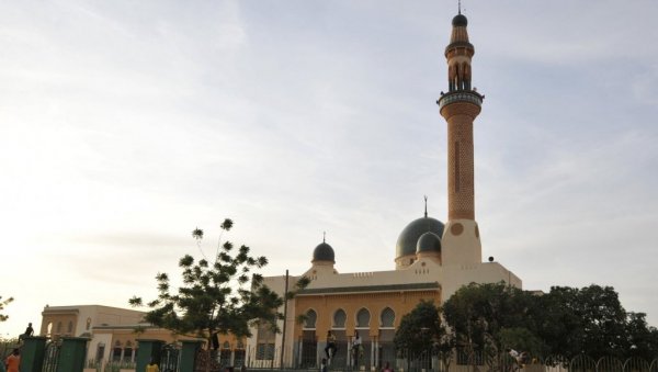 СТРАВИЧАН НАПАД НА ЏАМИЈУ: Најмање 44 мртвих СТРАВИЧАН НАПАД НА ЏАМИЈУ: Најмање 44 мртвих