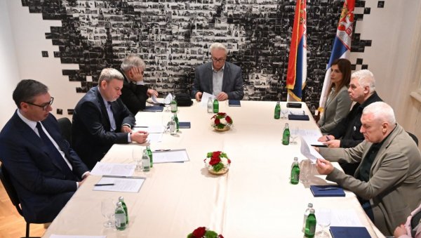 НОВОСТИ ОТКРИВАЈУ: Велика имена у Иницијативном одбору за оснивање Покрета - поред председника Вучића, ту су академици, професори, доктори НОВОСТИ ОТКРИВАЈУ: Велика имена у Иницијативном одбору за оснивање Покрета - поред председника Вучића, ту су академици, професори, доктори