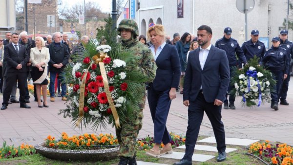 У СМЕДЕРЕВУ ОБЕЛЕЖЕНА ГОДИШЊИЦА НАТО БОМБАРДОВАЊА: У агресији страдало четрнаесторо Смедереваца У СМЕДЕРЕВУ ОБЕЛЕЖЕНА ГОДИШЊИЦА НАТО БОМБАРДОВАЊА: У агресији страдало четрнаесторо Смедереваца