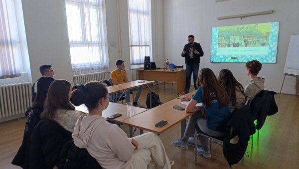 ЛЕСКОВАЦ – СРПСКИ МАНЧЕСТЕР: Радионица за надарене ученике ЛЕСКОВАЦ – СРПСКИ МАНЧЕСТЕР: Радионица за надарене ученике
