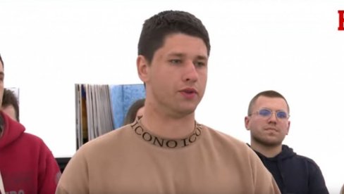 VIŠE NEGO IKADA POTREBNO NAM JE NARODNO JEDINSTVO Student Miloš Pavlović: Želimo dijalog i mir (VIDEO) VIŠE NEGO IKADA POTREBNO NAM JE NARODNO JEDINSTVO Student Miloš Pavlović: Želimo dijalog i mir (VIDEO)