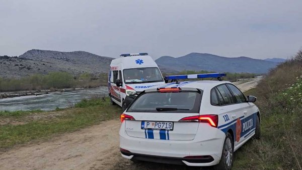 И ДАЉЕ ТРАГАЈУ ЗА ТЕЛОМ МАЈКЕ: Спасиоци настављају акцију у Морачи И ДАЉЕ ТРАГАЈУ ЗА ТЕЛОМ МАЈКЕ: Спасиоци настављају акцију у Морачи