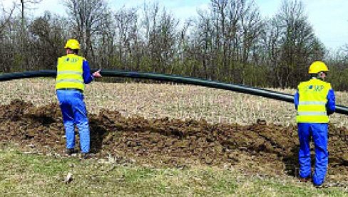 ZAMENA CEVI OD PRE POLA VEKA: Opština u Gornjem Milanovcu rešava problem vodosnabdevanja i gubitaka na mreži ZAMENA CEVI OD PRE POLA VEKA: Opština u Gornjem Milanovcu rešava problem vodosnabdevanja i gubitaka na mreži