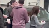 UZNEMIRUJUĆE! Opozicija i blokaderi tuku žene - jezivi snimci (VIDEO) UZNEMIRUJUĆE! Opozicija i blokaderi tuku žene - jezivi snimci (VIDEO)