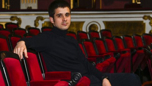 HUMOR IMA MOĆ DA RAZGRADI STRAH: Intervju - Đorđe Kosić, dramski pisac HUMOR IMA MOĆ DA RAZGRADI STRAH: Intervju - Đorđe Kosić, dramski pisac