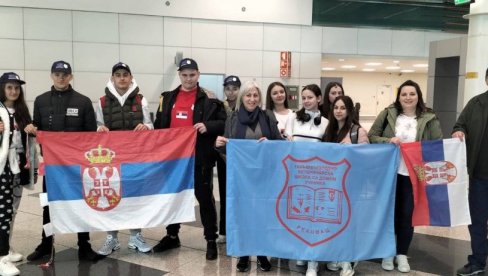 REKOVAČKI ĐACI STIGLI U PORTUGAL: 14 dana će pohađati praktičnu nastavu (FOTO) REKOVAČKI ĐACI STIGLI U PORTUGAL: 14 dana će pohađati praktičnu nastavu (FOTO)