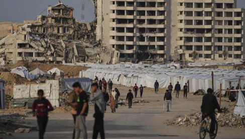 RANJENI PALESTINCI STIŽU U TOKIO NA LEČENJE Nakatani: Japan će igrati proaktivnu ulogu, ne samo u hitnim akcijama humanitarne pomoći RANJENI PALESTINCI STIŽU U TOKIO NA LEČENJE Nakatani: Japan će igrati proaktivnu ulogu, ne samo u hitnim akcijama humanitarne pomoći
