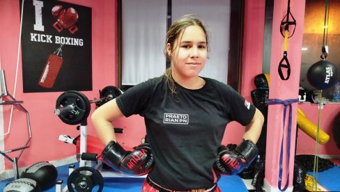 LENKA OSVAJA SVET KIK-BOKSA: Tinejdžerka iz Paraćina postala juniorska vicešampionka Srbije na takmičenju u Zemunu