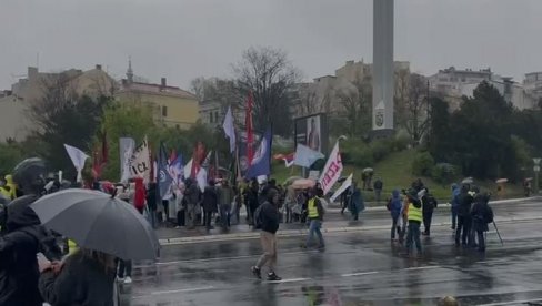 TEROR U BEOGRADU: Pogledajte koliko blokadera maltretira preko dva miliona ljudi (VIDEO) TEROR U BEOGRADU: Pogledajte koliko blokadera maltretira preko dva miliona ljudi (VIDEO)