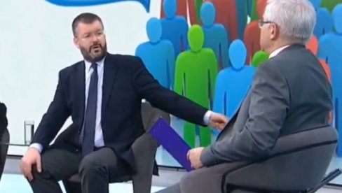 JASNO KAO DAN: Profesor Antić u par sekundi rekao šta misli o Đilasovoj vladi (VIDEO) JASNO KAO DAN: Profesor Antić u par sekundi rekao šta misli o Đilasovoj vladi (VIDEO)