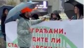 EVO KO BLOKIRA SAOBRAĆAJ U BEOGRADU: Mi nismo studenti, mi smo “mostobrani”?! (VIDEO) EVO KO BLOKIRA SAOBRAĆAJ U BEOGRADU: Mi nismo studenti, mi smo “mostobrani”?! (VIDEO)