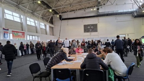 SAJAM ZAPOŠLJAVANJA U LESKOVCU: Prvi ovogodišnji susret poslodavaca i nezaposlenih SAJAM ZAPOŠLJAVANJA U LESKOVCU: Prvi ovogodišnji susret poslodavaca i nezaposlenih