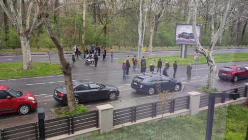 FOTOGRAFIJA SVE GOVORI: Svega nekoliko studenata blokira narod u Beogradu FOTOGRAFIJA SVE GOVORI: Svega nekoliko studenata blokira narod u Beogradu