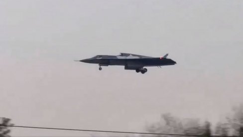 KINESKI LOVAC ŠESTE GENERACIJE J-36 SLETEO TIK IZNAD AUTOPUTA: Novi snimak otkriva do sad neviđene detalje (VIDEO) KINESKI LOVAC ŠESTE GENERACIJE J-36 SLETEO TIK IZNAD AUTOPUTA: Novi snimak otkriva do sad neviđene detalje (VIDEO)