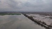 DRAMATIČNA SITUACIJA U BIH: Reke u porastu, podiže se stepen pripavnosti, ne rade škole (VIDEO)