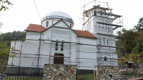 KRALJEVČANI RASPODELILI 20 MILIONA DINARA Grade i obnavljaju 11 hramova KRALJEVČANI RASPODELILI 20 MILIONA DINARA Grade i obnavljaju 11 hramova
