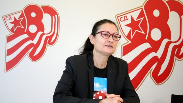 ДАМА ВОДИ ЦРВЕНО-БЕЛЕ: Весна Николић је на Скупштини изабрана за прву председницу мушког ватерполо клуба Црвена звезда ДАМА ВОДИ ЦРВЕНО-БЕЛЕ: Весна Николић је на Скупштини изабрана за прву председницу мушког ватерполо клуба Црвена звезда