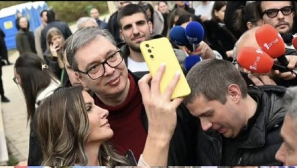 СВА СИЛА СВЕТА ЈЕ У ЗНАЊУ Вучићева порука студетнима који желе да уче - Они који раде и уче не треба да буду део чопора (ФОТО) СВА СИЛА СВЕТА ЈЕ У ЗНАЊУ Вучићева порука студетнима који желе да уче - Они који раде и уче не треба да буду део чопора (ФОТО)