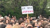 DIREKTNE PRETNJE BLOKADERA: Sprovode talačku krizu Informera i prete Da vas jurimo (FOTO)