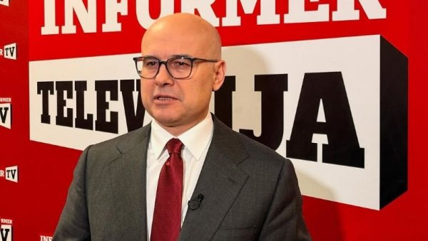 НЕКО СЕБИ ДАЈЕ ЗА ПРАВО ДА СЕЛЕКТУЈЕ НОВИНАРЕ И МЕДИЈЕ Премијер Вучевић осудио напад и блокаду Информера НЕКО СЕБИ ДАЈЕ ЗА ПРАВО ДА СЕЛЕКТУЈЕ НОВИНАРЕ И МЕДИЈЕ Премијер Вучевић осудио напад и блокаду Информера
