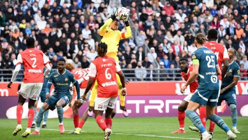 SPAKOVALI TRI GOLA U MREŽU: Fudbaleri Remsa neprijatno iznenadili ekipu Marseja SPAKOVALI TRI GOLA U MREŽU: Fudbaleri Remsa neprijatno iznenadili ekipu Marseja