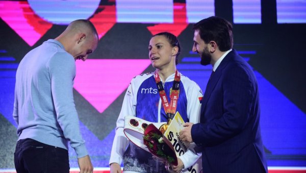 ЖЕНСКИ ОБИЛИЋ: Анђела Бранковић, девојка којој се Србија диви и од које има толико да научи, за Новости о светском чуду које је направила ЖЕНСКИ ОБИЛИЋ: Анђела Бранковић, девојка којој се Србија диви и од које има толико да научи, за Новости о светском чуду које је направила