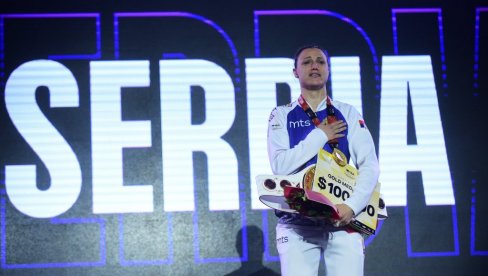 KADA TI ŽIVOT DA LIMUN: Svetska šampionka sa holivudskom pričom Anđela Branković, dobila mural u rodnom Novom Sadu (FOTO) KADA TI ŽIVOT DA LIMUN: Svetska šampionka sa holivudskom pričom Anđela Branković, dobila mural u rodnom Novom Sadu (FOTO)