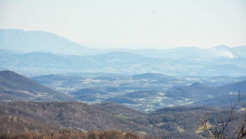 UMALO KOBNA AVANTURA: Penzionere u planama Južnog Kučaja „prevarila“ navigacija UMALO KOBNA AVANTURA: Penzionere u planama Južnog Kučaja „prevarila“ navigacija
