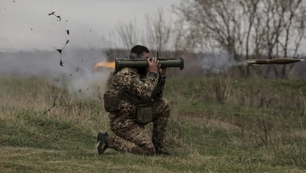 РАТ У УКРАЈИНИ: Четворо погинулих у нападу на Криви Рог; Келог: Кијев и Москва морају да постигну одговор РАТ У УКРАЈИНИ: Четворо погинулих у нападу на Криви Рог; Келог: Кијев и Москва морају да постигну одговор
