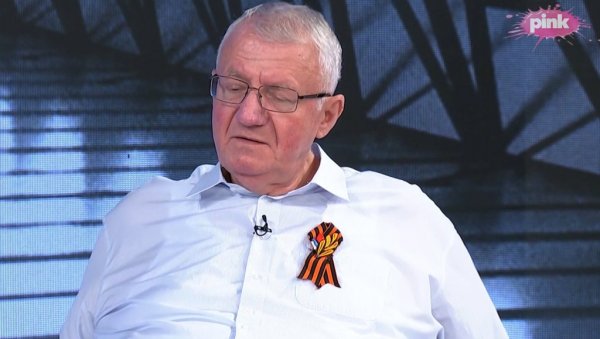 ТО ЈЕ 5 ГОДИНА ЗАТВОРА Шешељ: Студенти блокадери који су напали дечака (12) треба да одговарају за кривично дело расне мржње ТО ЈЕ 5 ГОДИНА ЗАТВОРА Шешељ: Студенти блокадери који су напали дечака (12) треба да одговарају за кривично дело расне мржње