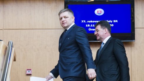 LAJČAK DOBIO ZADUŽENJE: Obavljaće posebnu funkciju u kabinetu premijera Roberta Fica LAJČAK DOBIO ZADUŽENJE: Obavljaće posebnu funkciju u kabinetu premijera Roberta Fica