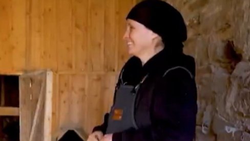 BIVŠA TENISERKA POSTALA MONAHINJA! Ana je ostavila reket, sela na Harli Dejvison i izabrala Božiji put BIVŠA TENISERKA POSTALA MONAHINJA! Ana je ostavila reket, sela na Harli Dejvison i izabrala Božiji put
