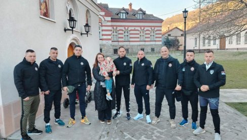 HUMANITARNA AKCIJA PRIPADNIKA OZ BEOGRAD I MUP: Prešli više od 400 kilometara za Nemanjino ozdravljenje HUMANITARNA AKCIJA PRIPADNIKA OZ BEOGRAD I MUP: Prešli više od 400 kilometara za Nemanjino ozdravljenje